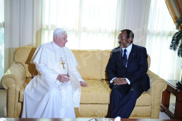 Benoît XVI et Paul Biya