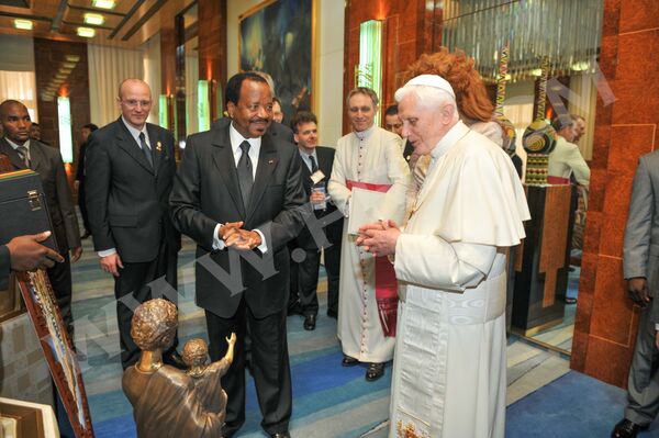 Benoît XVI — Échange de cadeaux